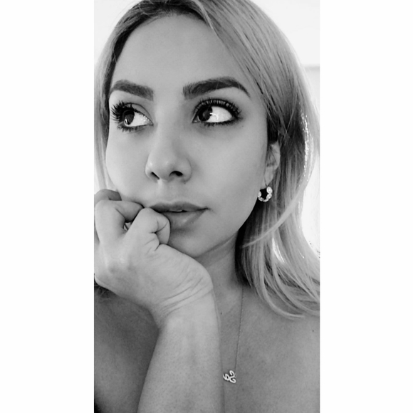 Meet your Posher, Sandra - Picture 3 of 5